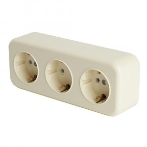 Розетка тройная 2P+PE Stekker Брест слоновая кость PST16-51-20 49054 Розетка тройная 2P+PE Stekker Брест слоновая кость PST16-51-20 49054