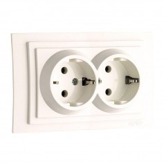 Розетка 2К+З двойная Mono Electric Larissa 16A 250V винтовое подключение слоновая кость 103-010104-120 Розетка 2К+З двойная Mono Electric Larissa 16A 250V винтовое подключение слоновая кость 103-010104-120