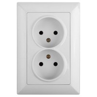 Розетка двойная ЭРА Intro Solo 2х2P 16A 250V белый 4-204-01 Б0043326